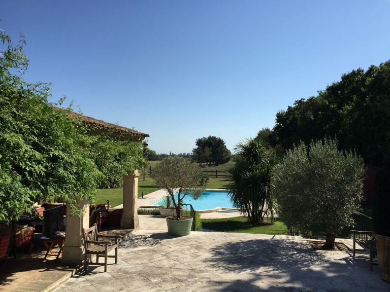 mas 6 Rooms for sale on ARLES (13200)