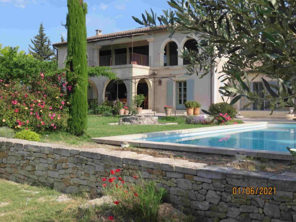 Sale House Uzès 8&nbsp;Rooms 268&nbsp;m²