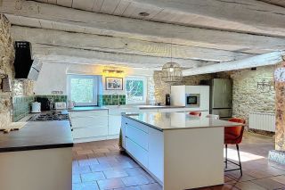 mas 10 Pièces en vente sur UZES (30700)