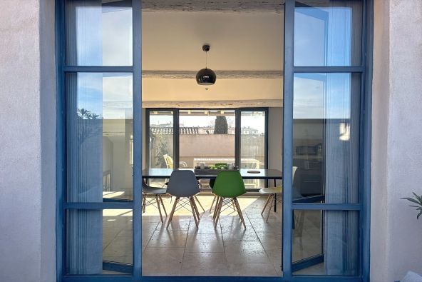 Sale House Uzès 6 Rooms 180 m²