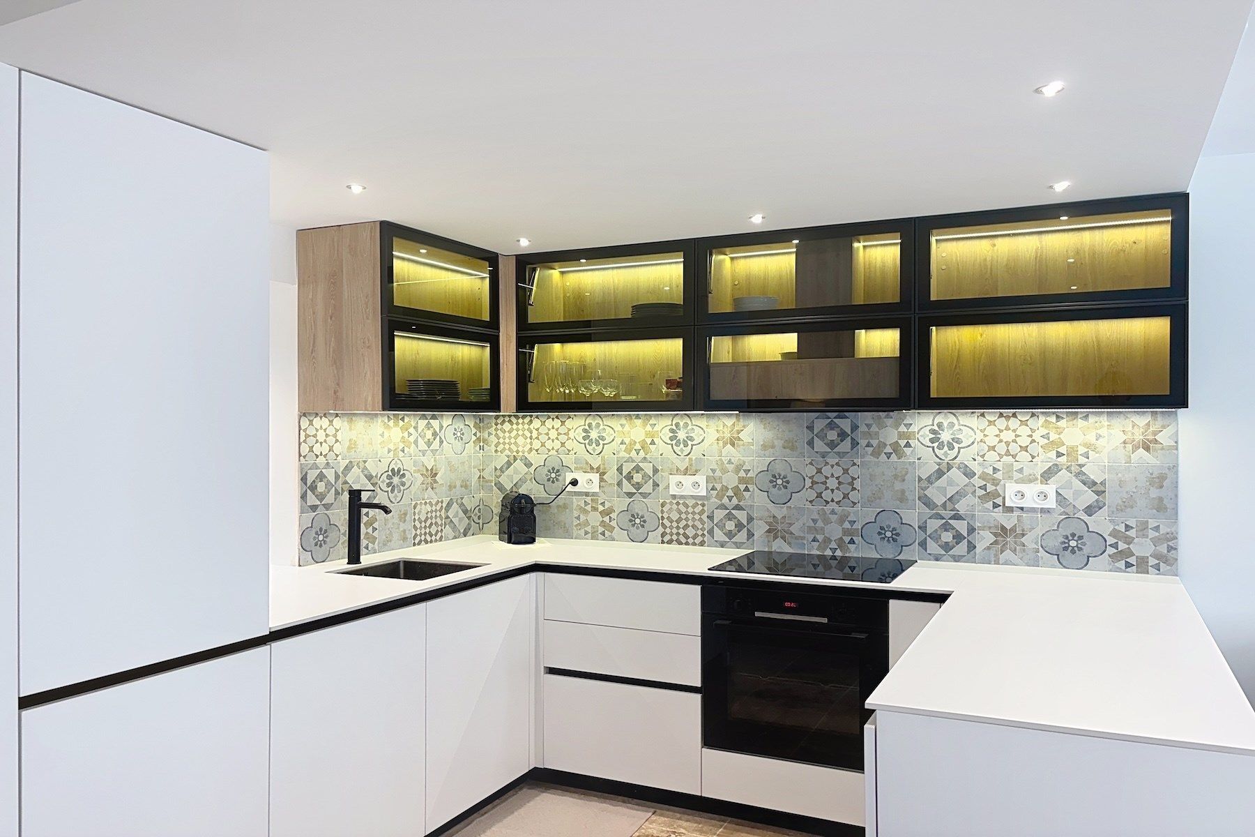 house 6 Rooms for sale on UZES (30700)