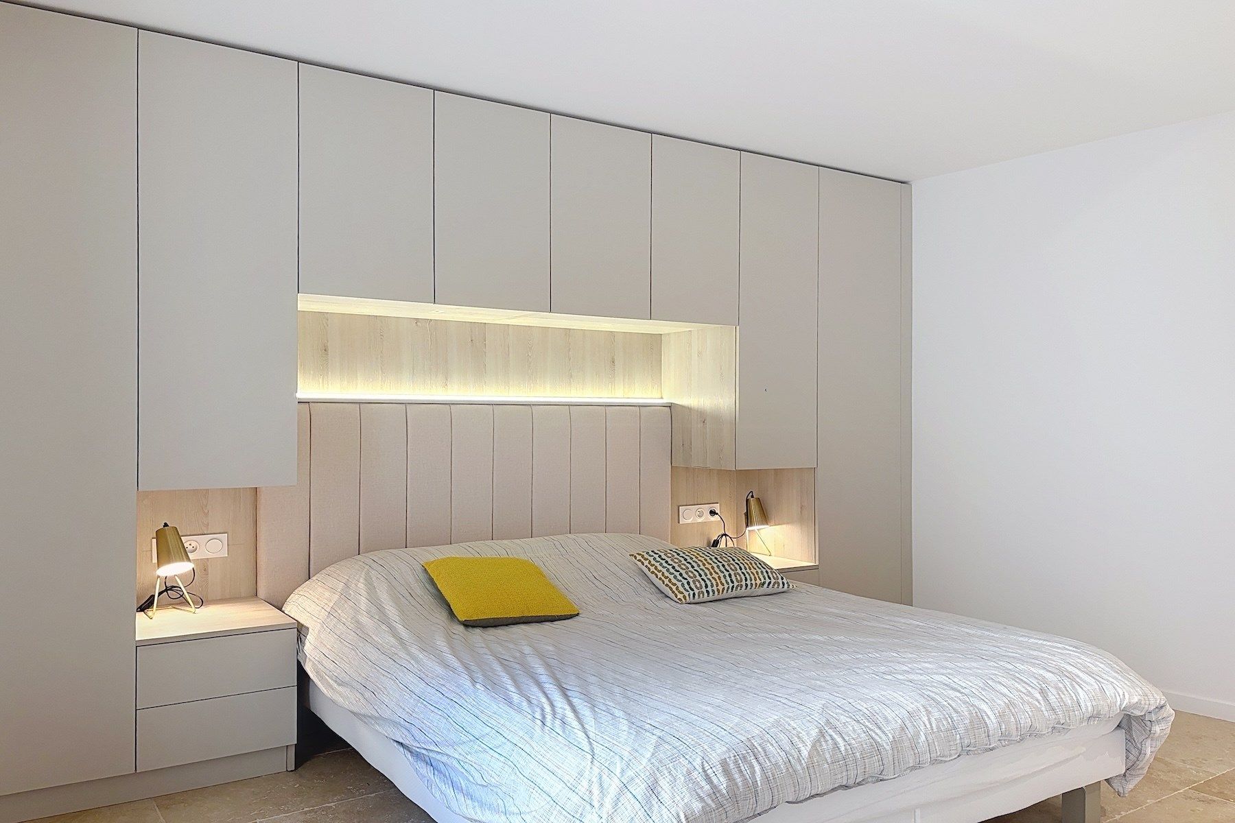 house 6 Rooms for sale on UZES (30700)