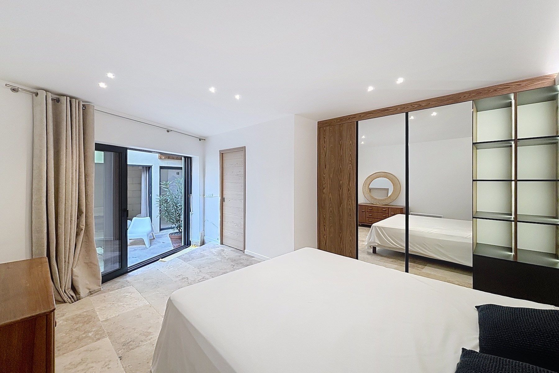 house 6 Rooms for sale on UZES (30700)