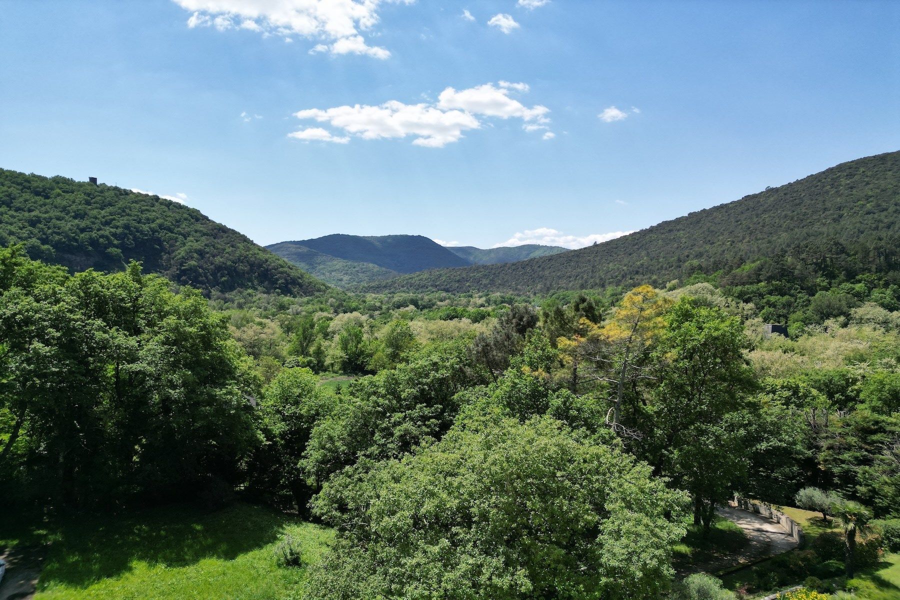 house 12 Rooms for sale on UZES (30700)