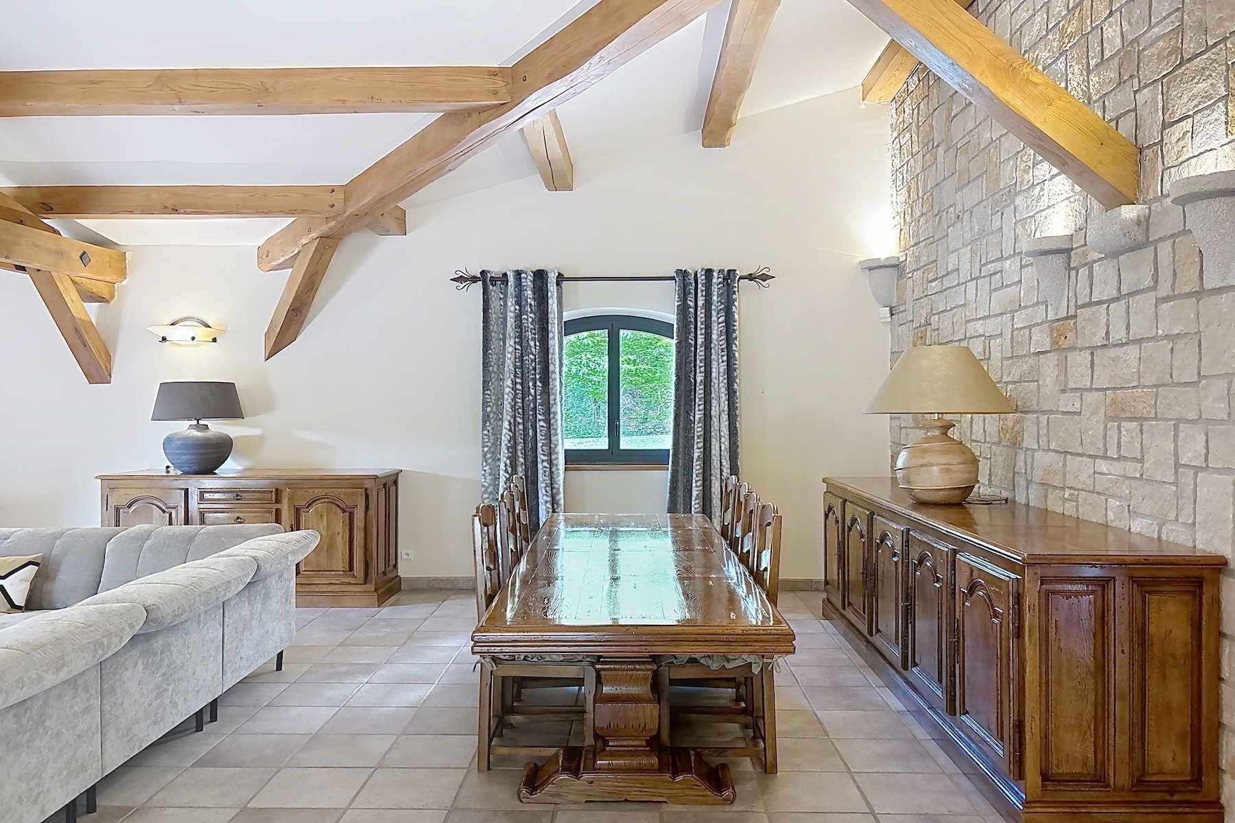 house 12 Rooms for sale on UZES (30700)