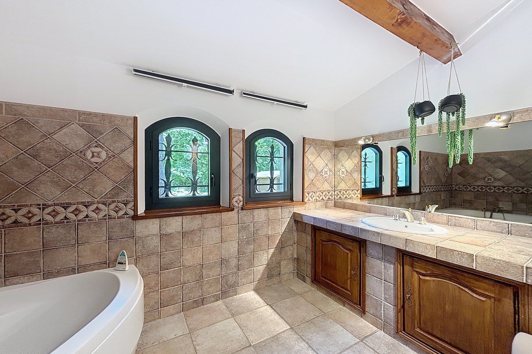 house 12 Rooms for sale on UZES (30700)