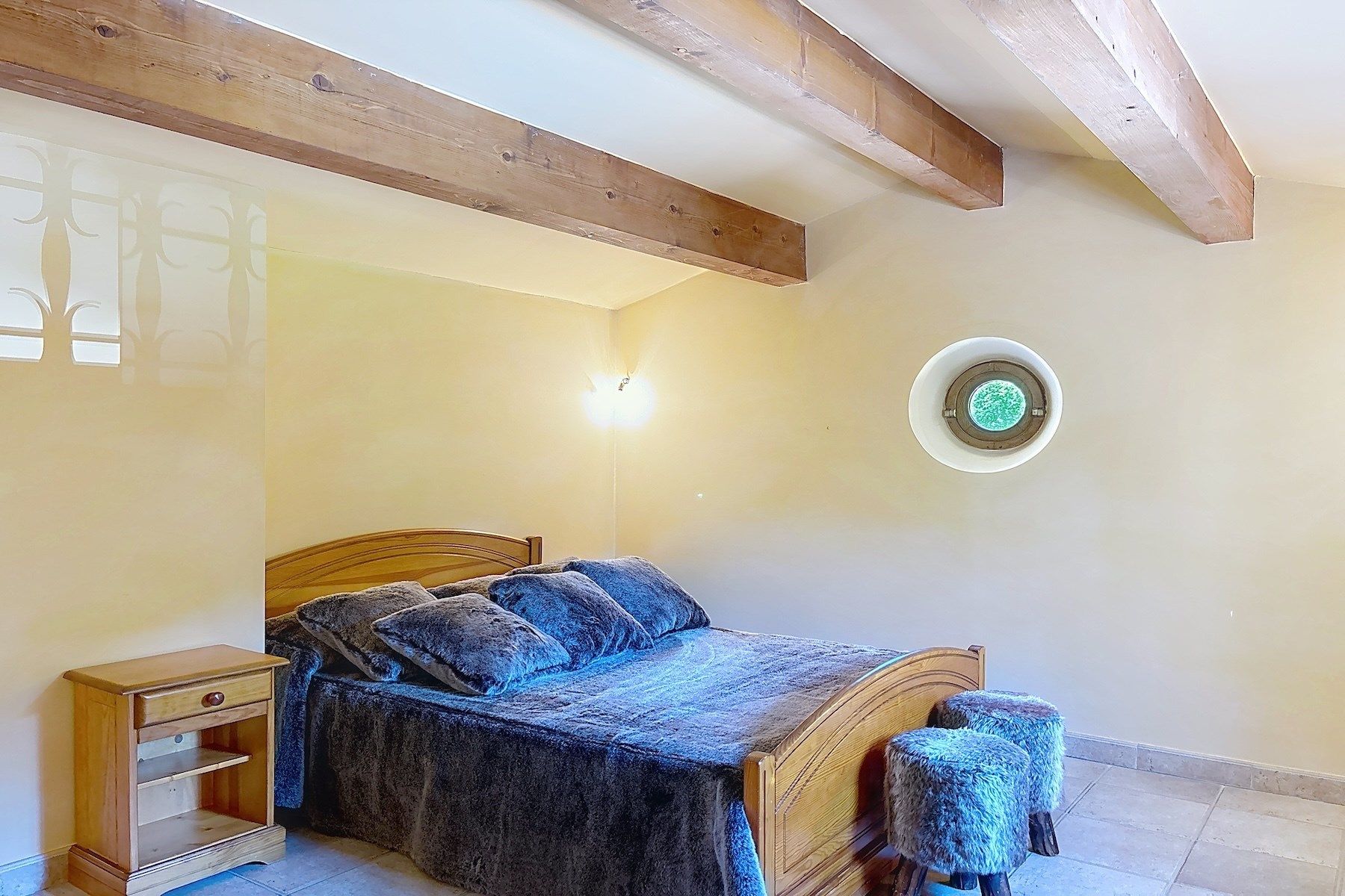 house 12 Rooms for sale on UZES (30700)