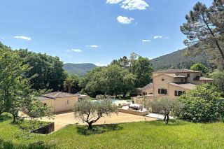 house 12 Rooms for sale on UZES (30700)
