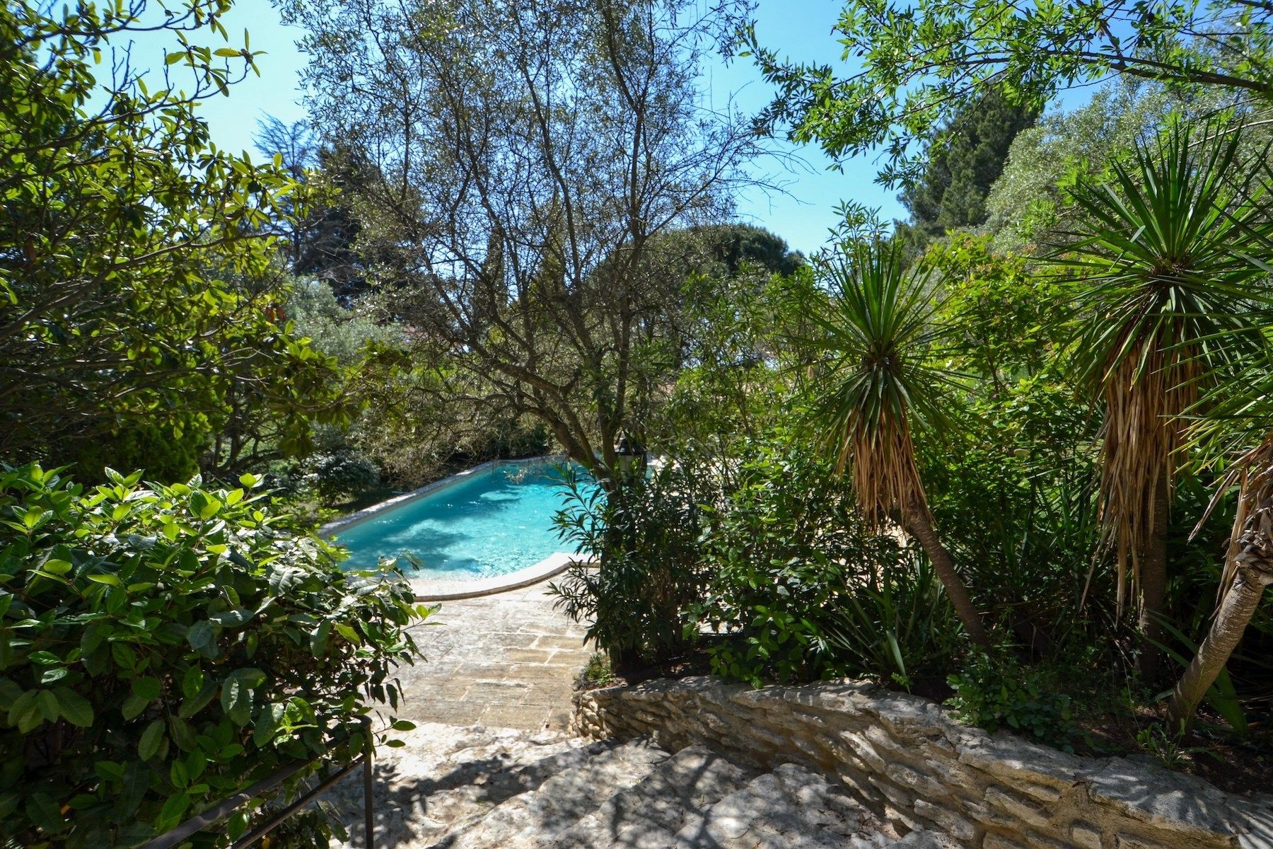 house 9 Rooms for sale on BEAUCAIRE (30300)