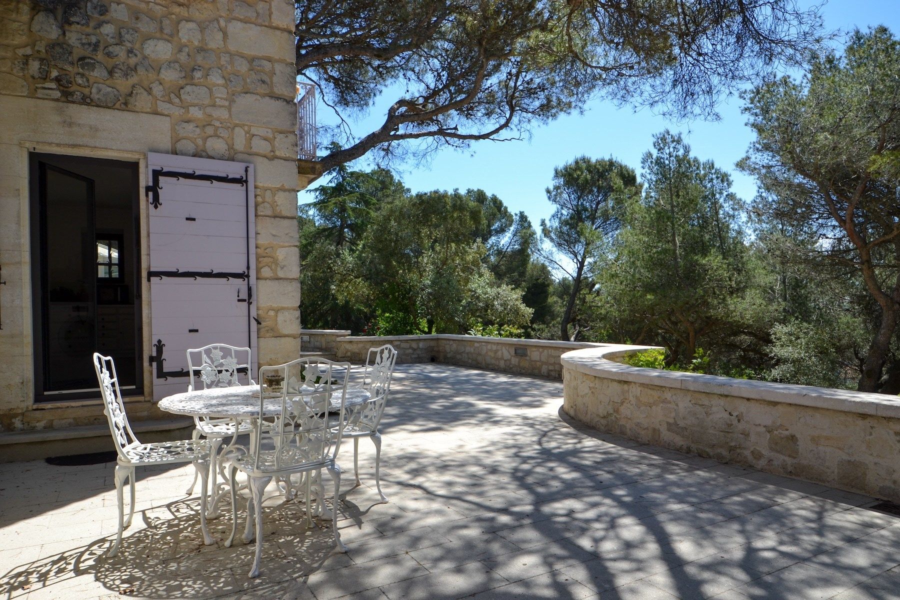 house 9 Rooms for sale on BEAUCAIRE (30300)