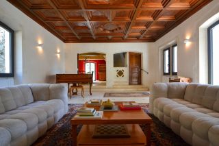 house 9 Rooms for sale on BEAUCAIRE (30300)