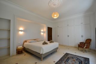 house 9 Rooms for sale on BEAUCAIRE (30300)