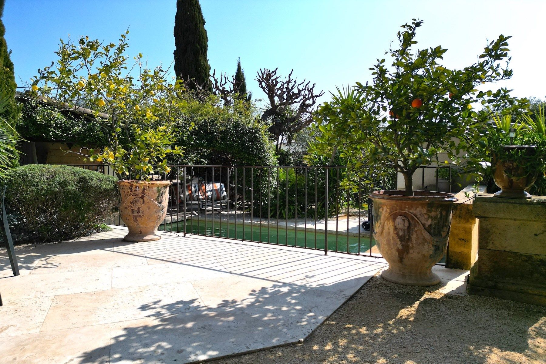 provencal house 5 Rooms for sale on UZES (30700)