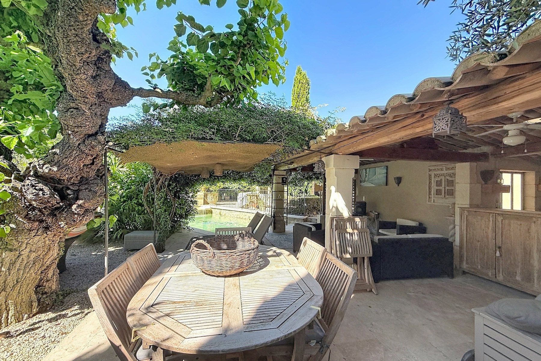 provencal house 5 Rooms for sale on UZES (30700)