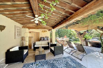 Sale Provencal house Uzès 5&nbsp;Rooms 200&nbsp;m²