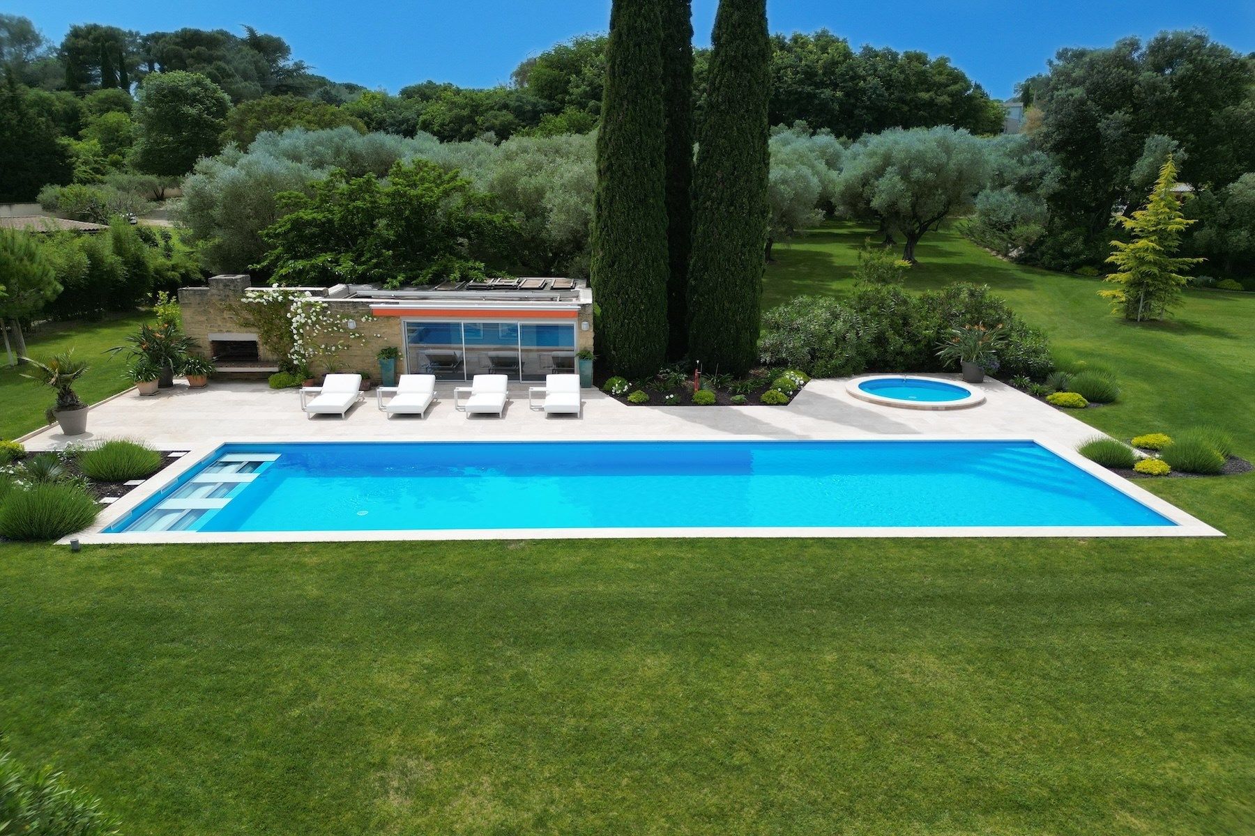 propriété 8 Pièces en vente sur UZES (30700)