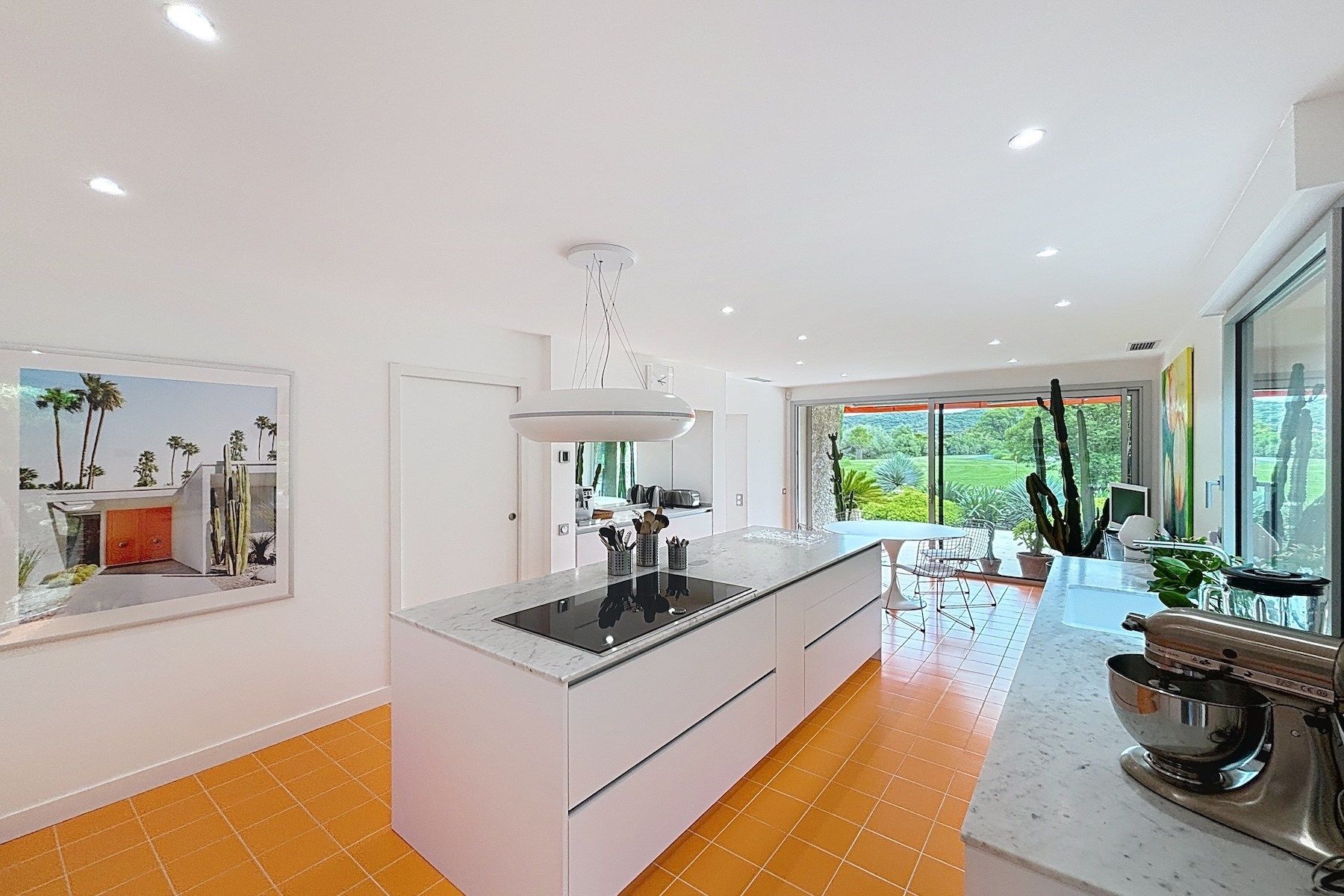 property 8 Rooms for sale on UZES (30700)