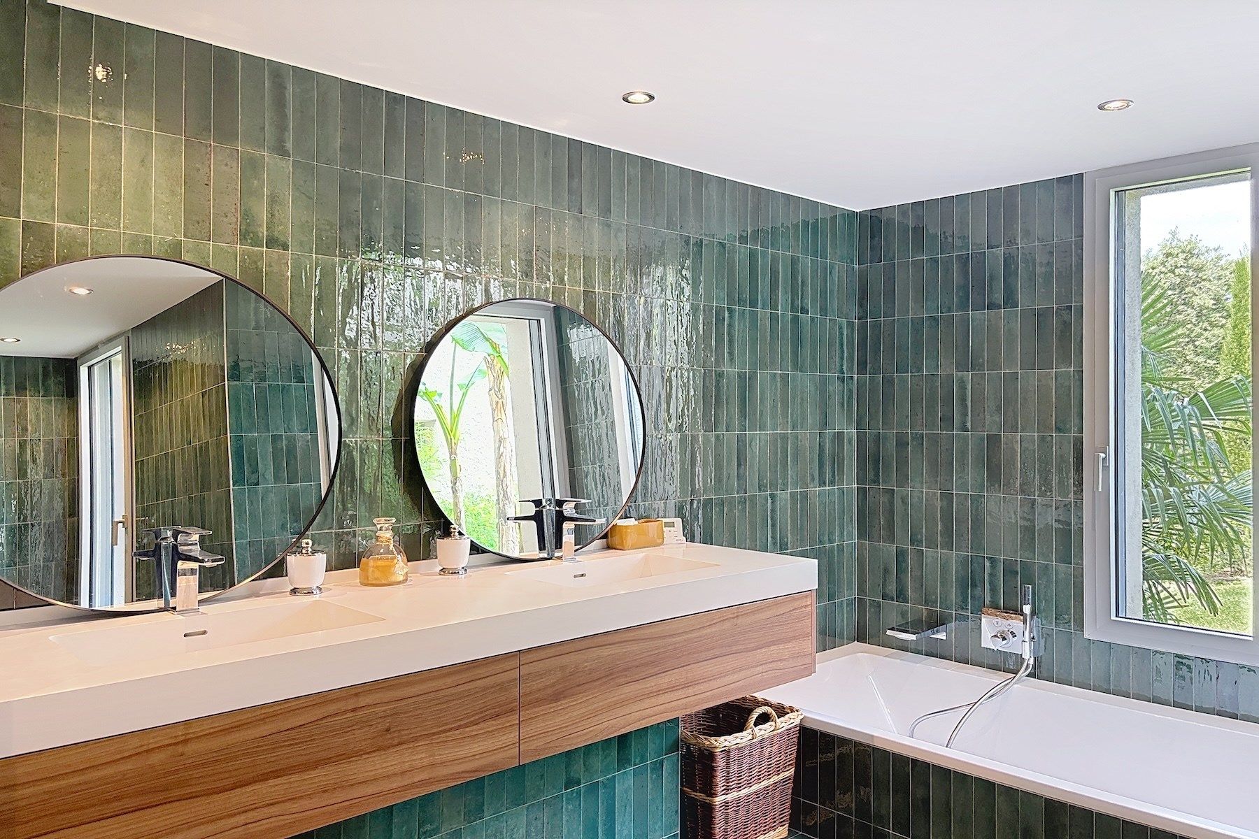 property 8 Rooms for sale on UZES (30700)