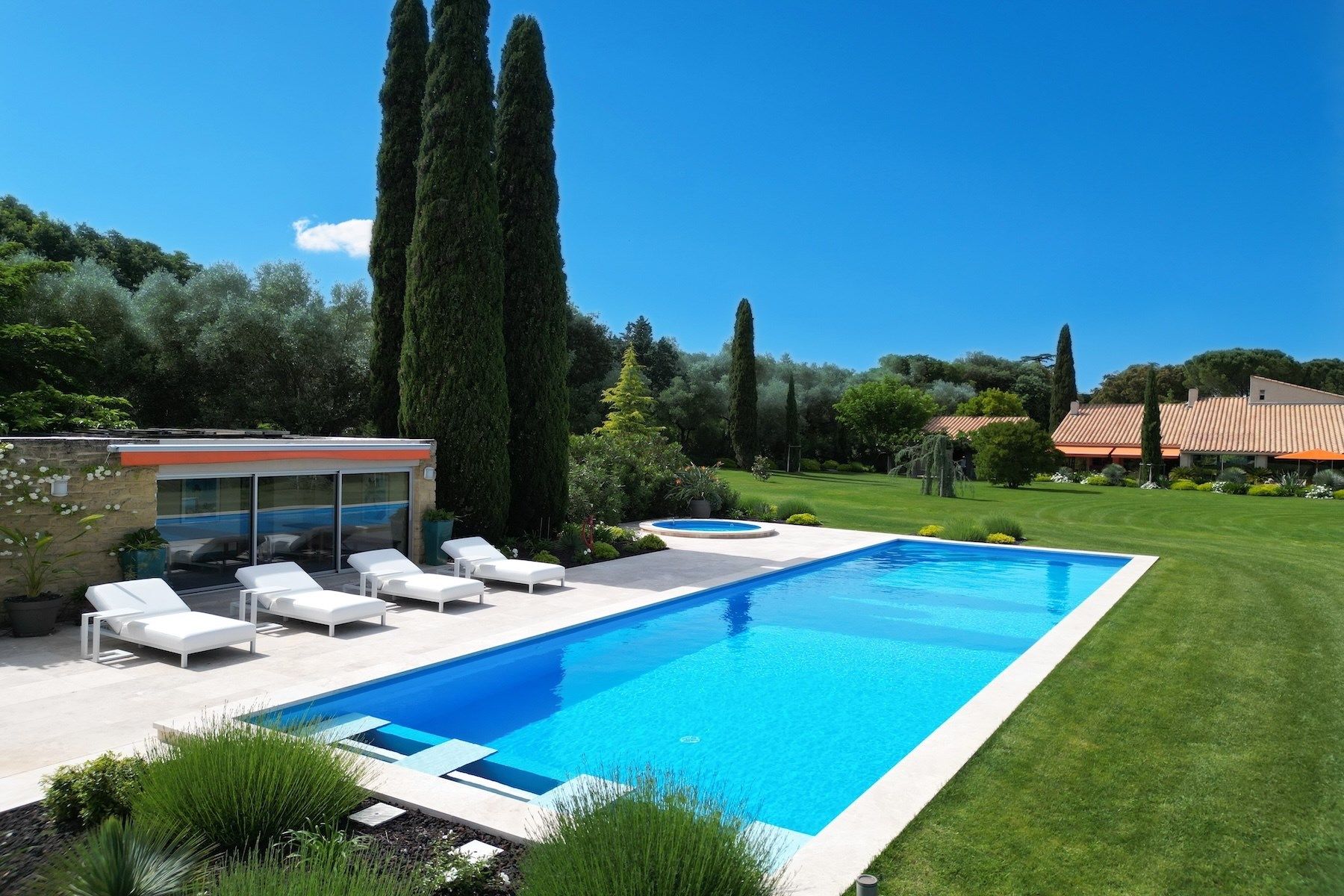 propriété 8 Pièces en vente sur UZES (30700)