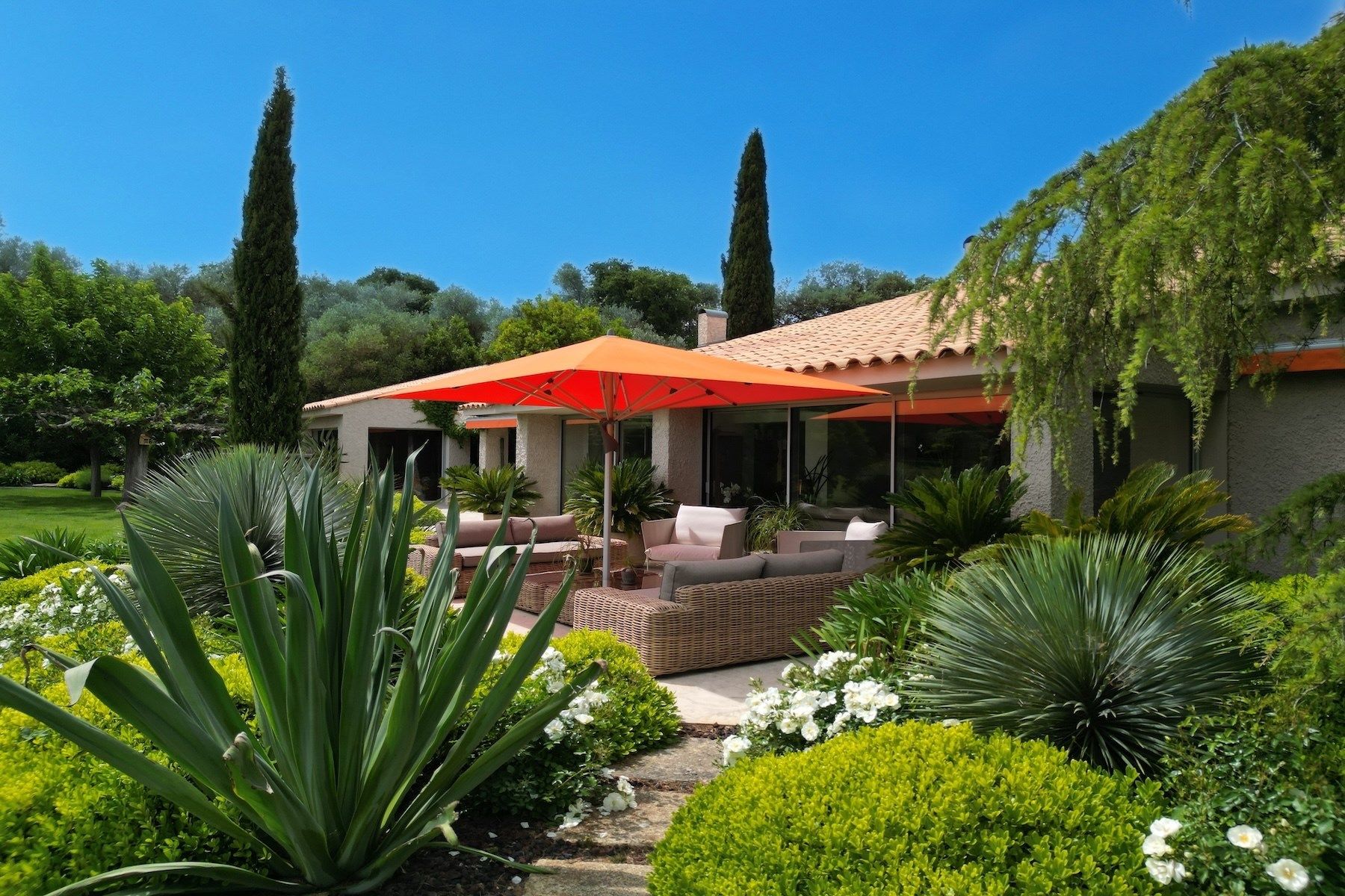 propriété 8 Pièces en vente sur UZES (30700)