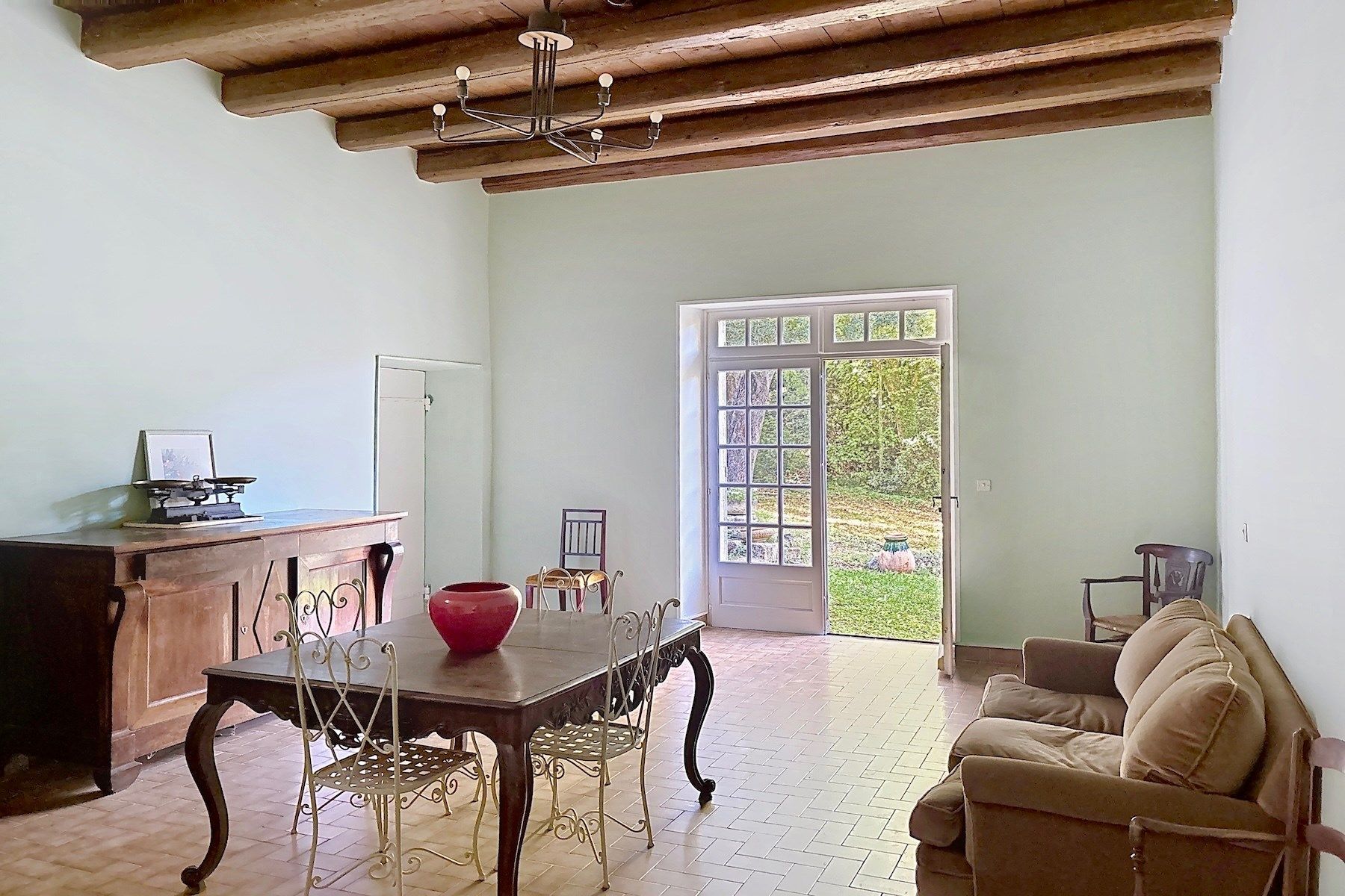 mas 11 Rooms for sale on UZES (30700)