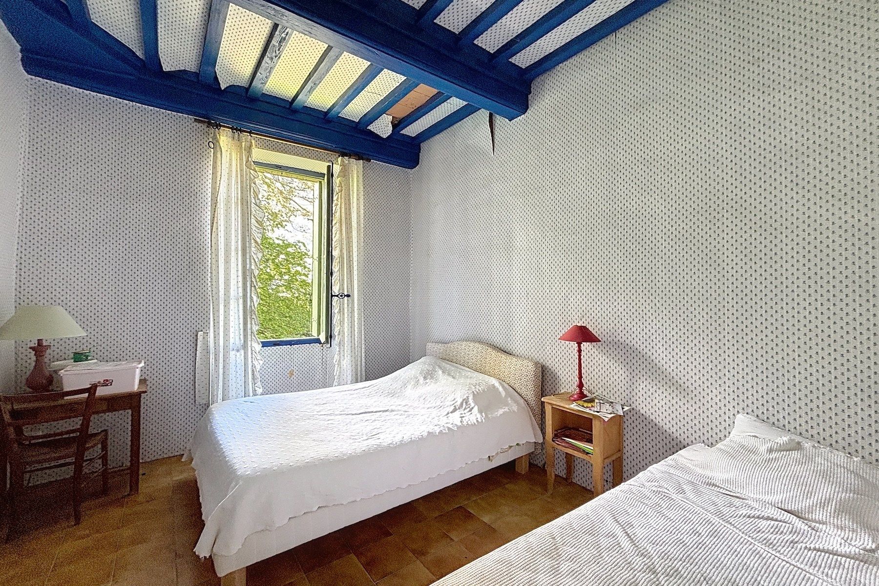 mas 11 Rooms for sale on UZES (30700)