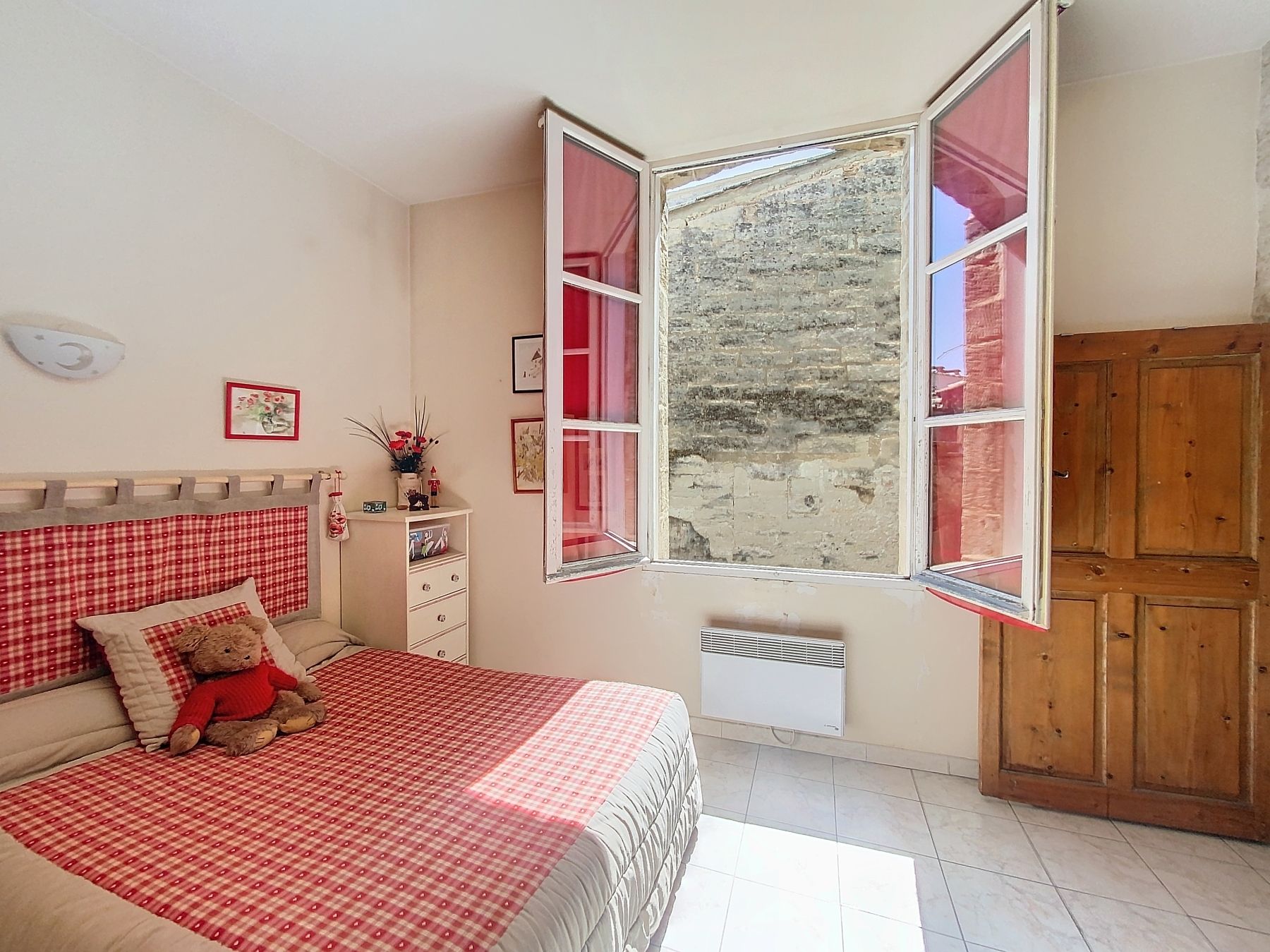 apartment 2 Rooms for sale on UZES (30700)