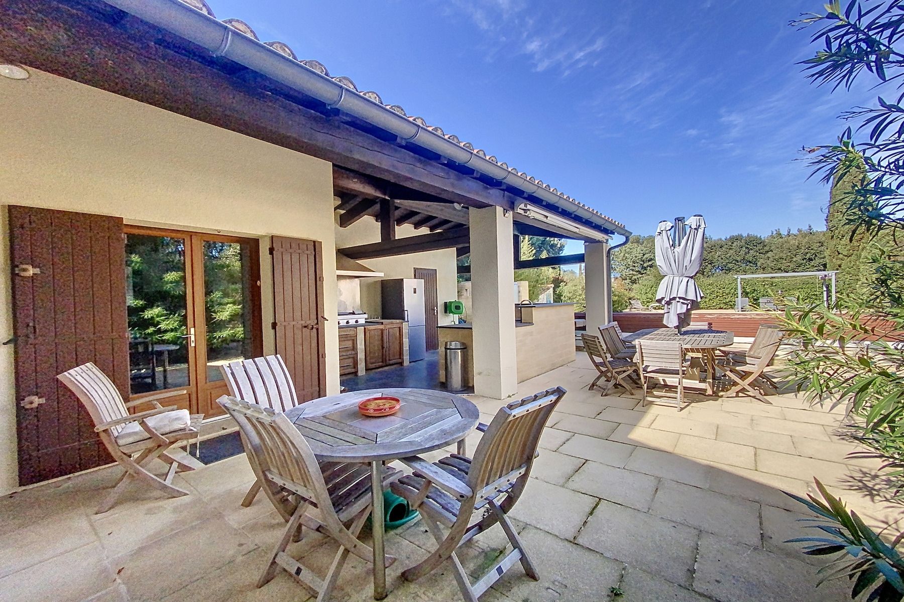 house 6 Rooms for sale on UZES (30700)