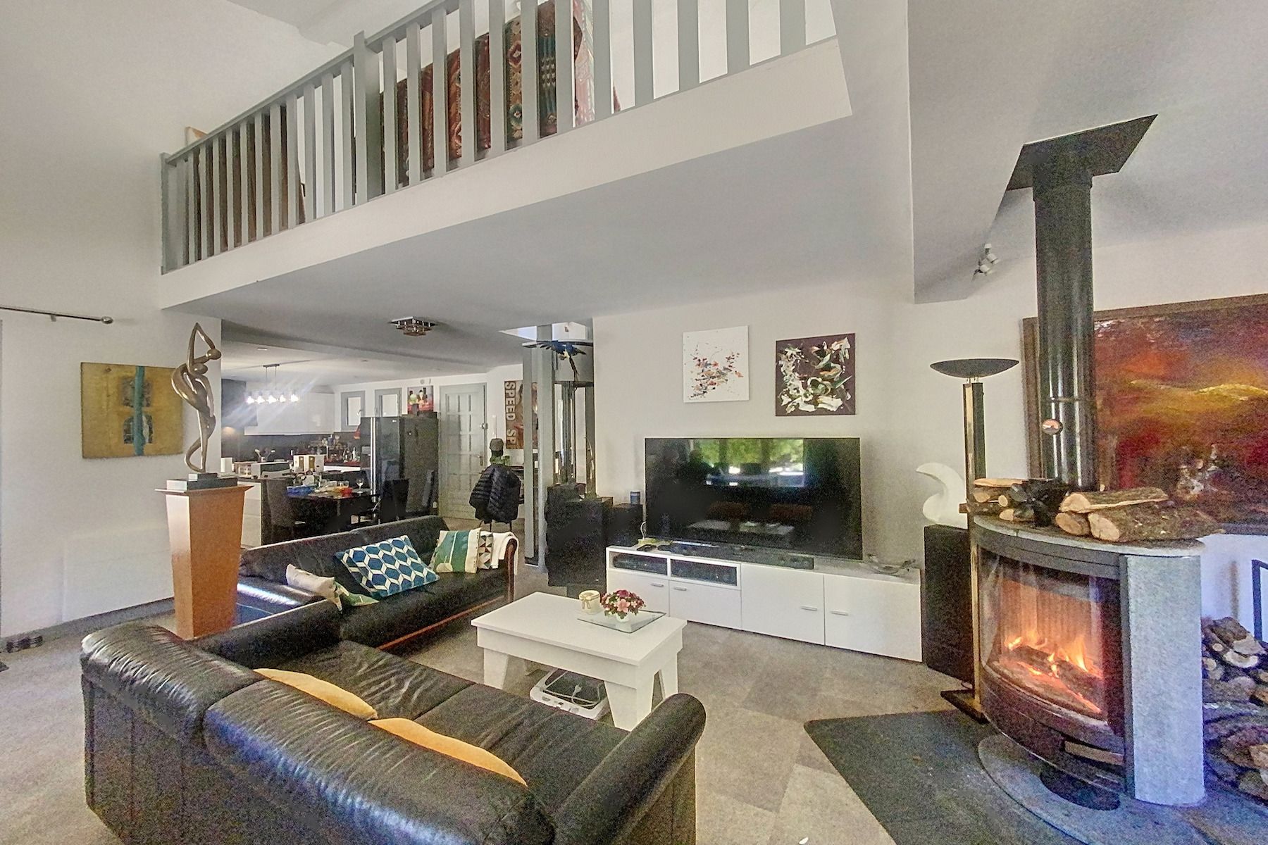 house 6 Rooms for sale on UZES (30700)