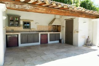 castle 10 Rooms for sale on UZES (30700)