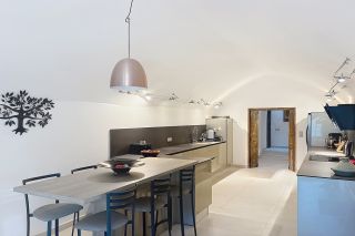 castle 10 Rooms for sale on UZES (30700)