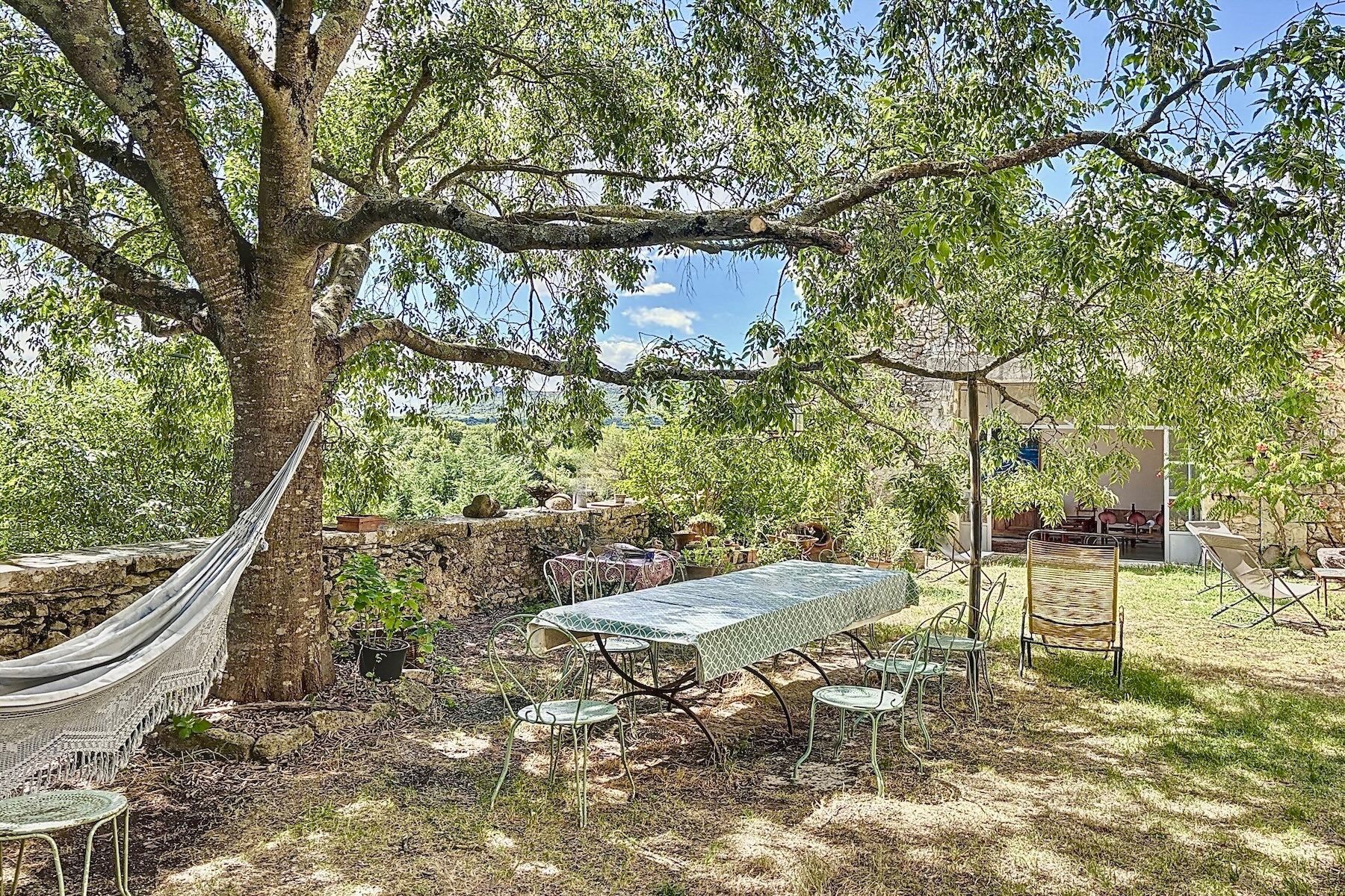 propriété 10 Pièces en vente sur LUSSAN (30580)