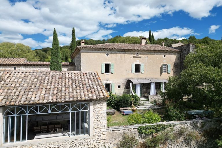 propriété 10 Pièces en vente sur LUSSAN (30580)