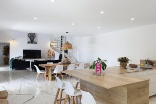 house 5 Rooms for sale on COLLIAS (30210)