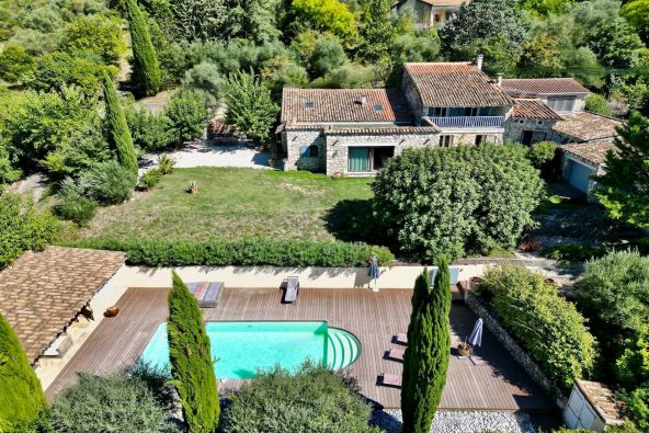 Sale House Vézénobres 7 Rooms 414 m²