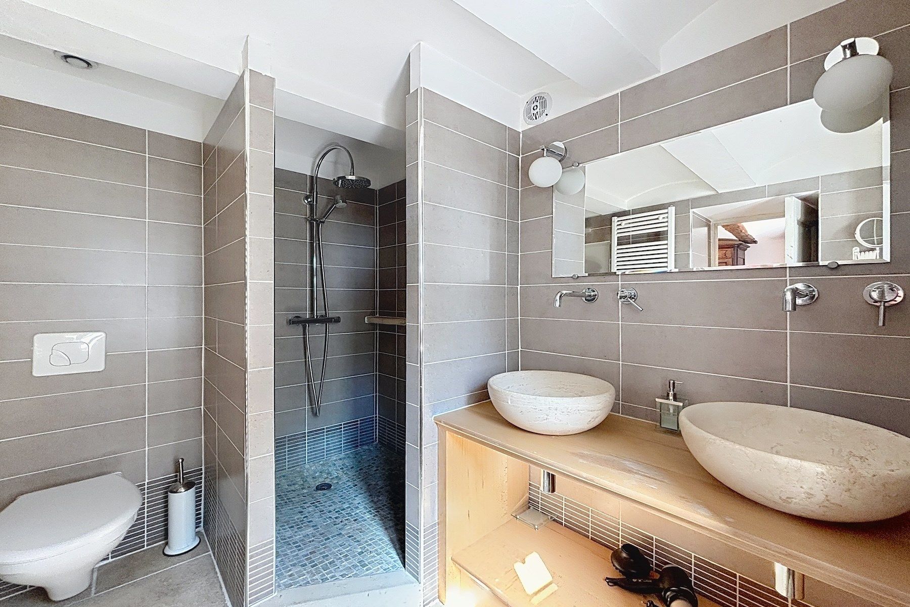 maison 8 Pièces en vente sur BARJAC (30430)