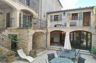 house 8 Rooms for sale on BARJAC (30430)
