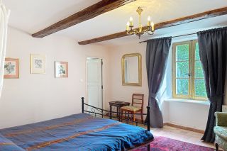 house 8 Rooms for sale on BARJAC (30430)
