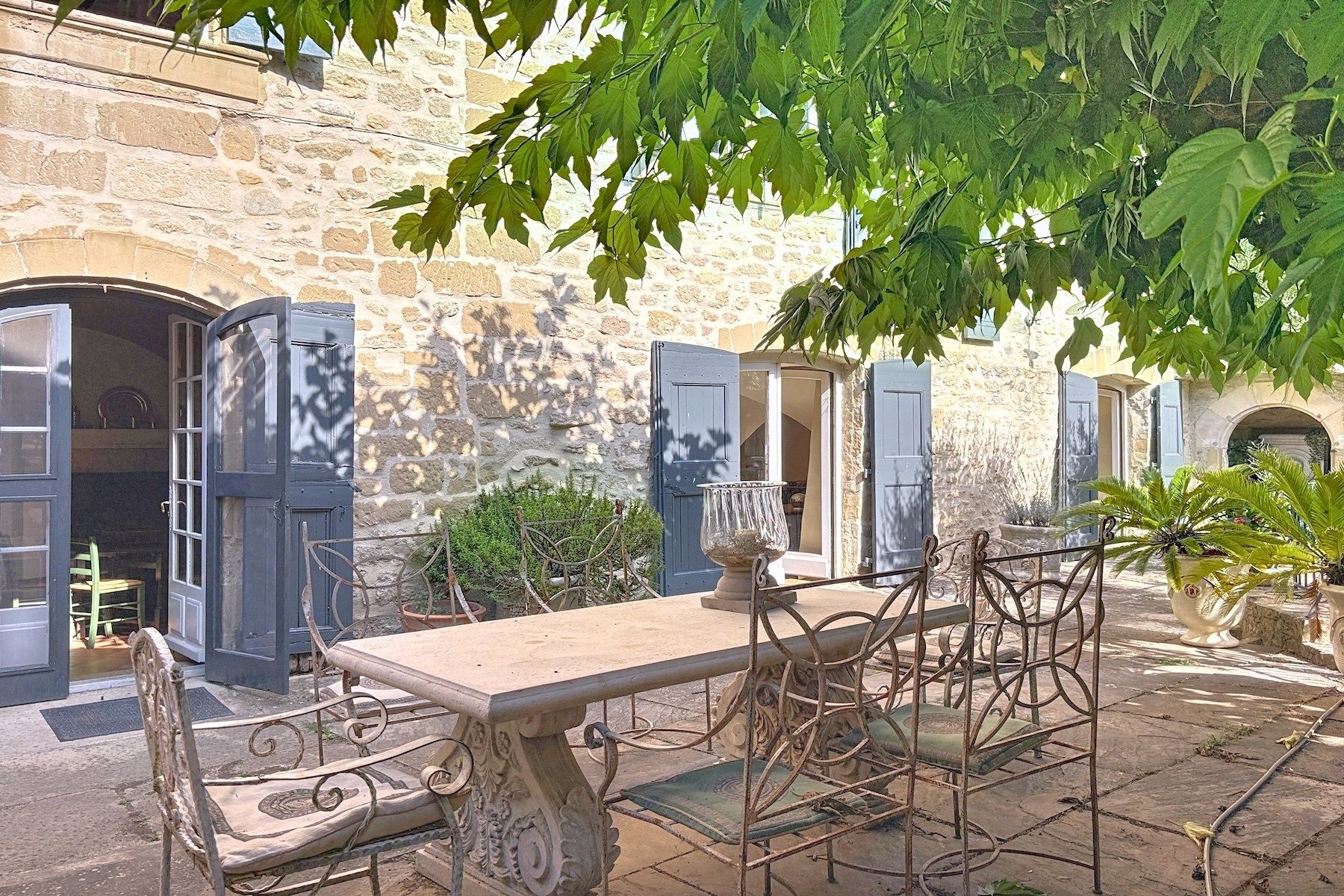 house 12 Rooms for sale on UZES (30700)
