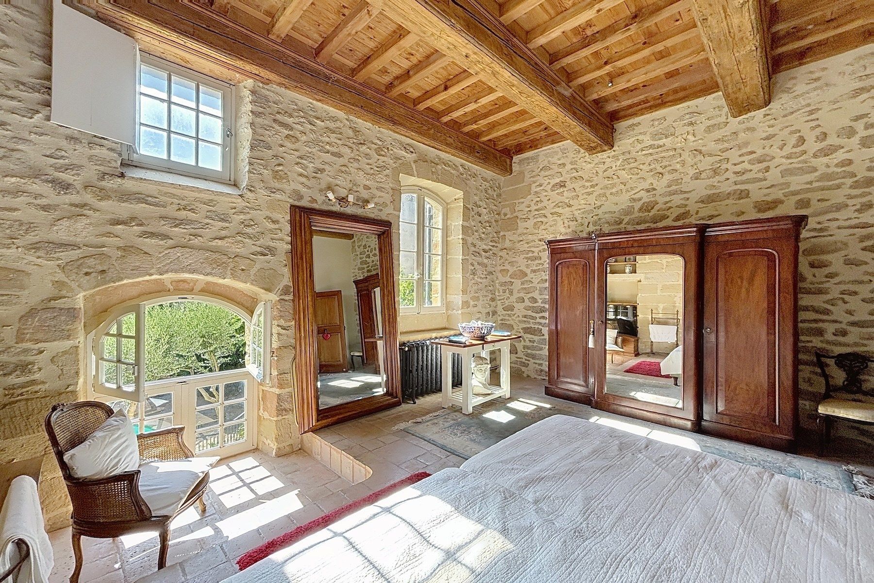 house 12 Rooms for sale on UZES (30700)