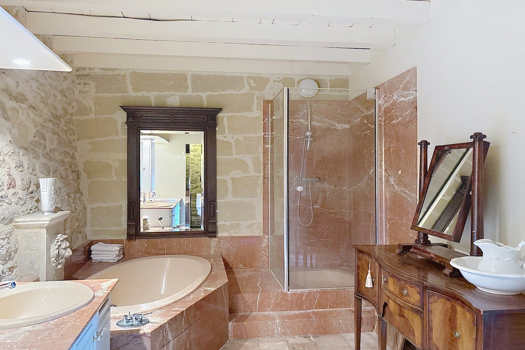 house 12 Rooms for sale on UZES (30700)