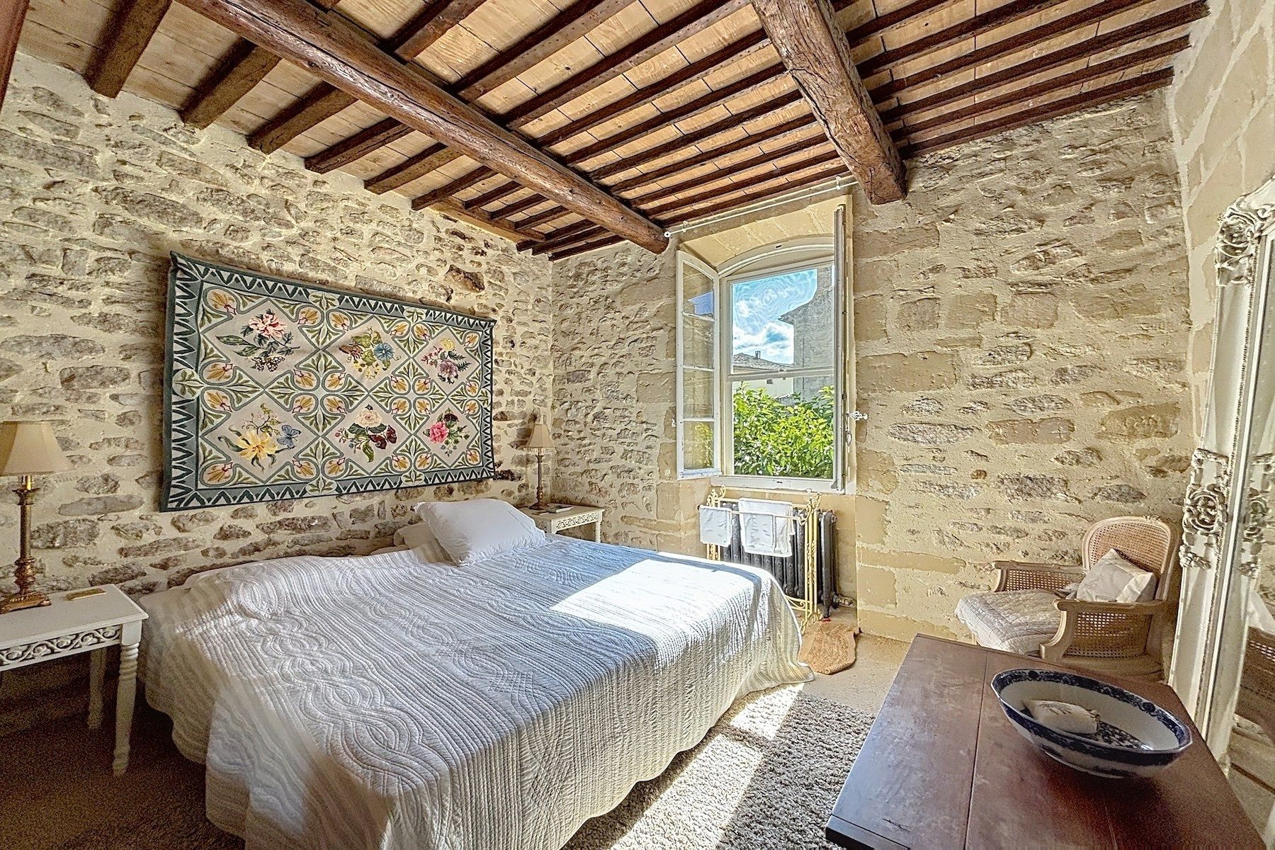 house 12 Rooms for sale on UZES (30700)