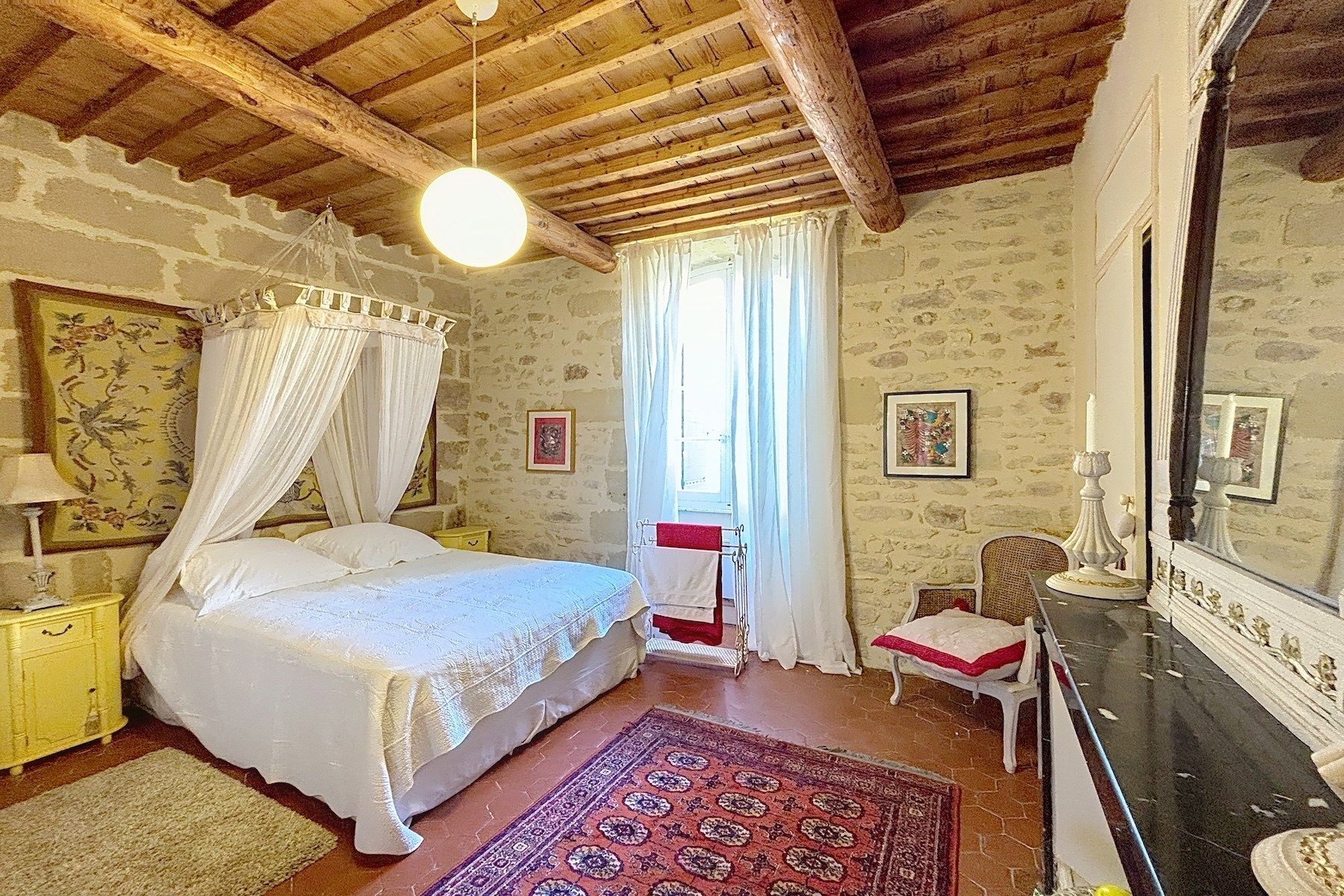 house 12 Rooms for sale on UZES (30700)