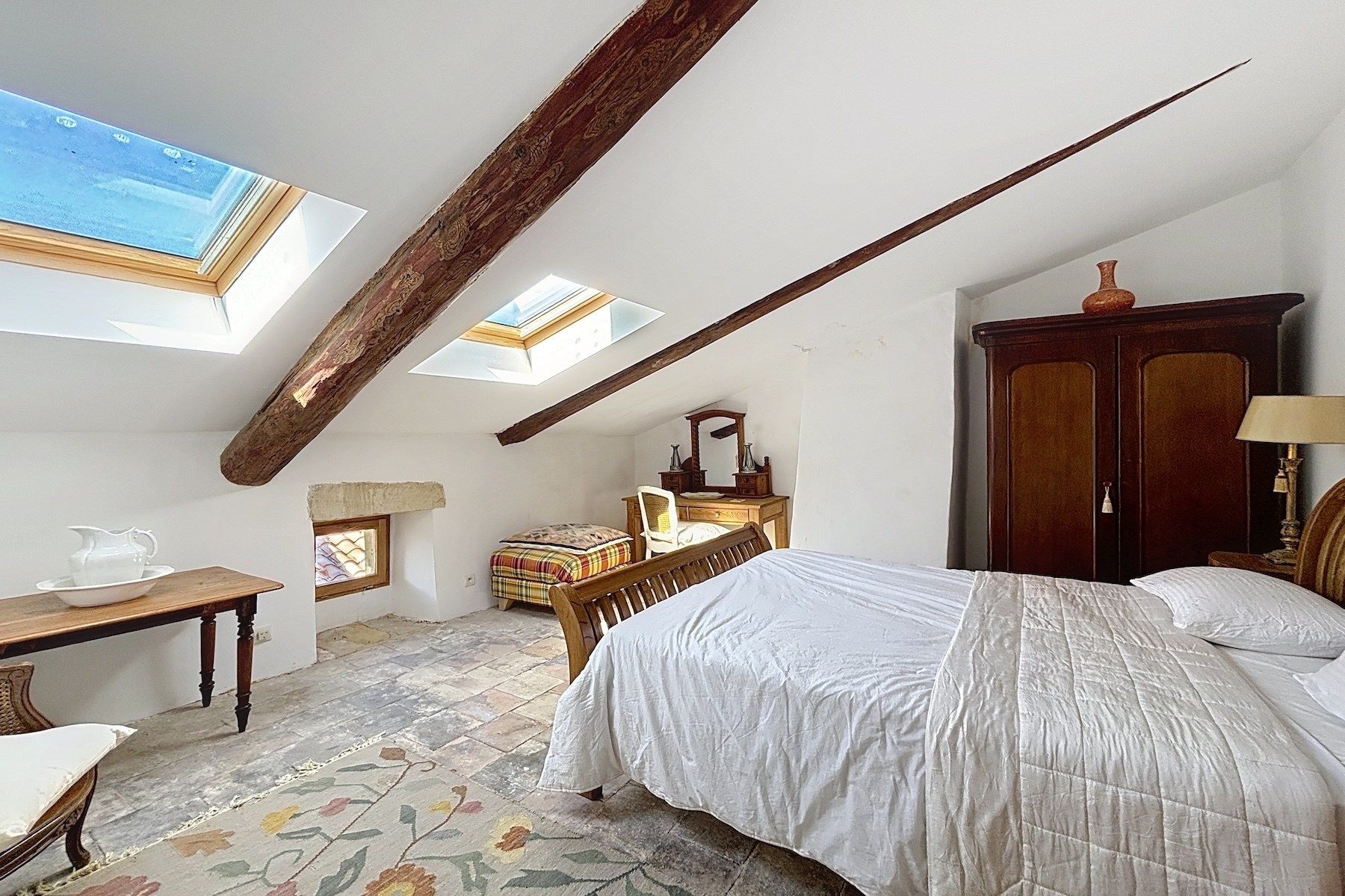 house 12 Rooms for sale on UZES (30700)