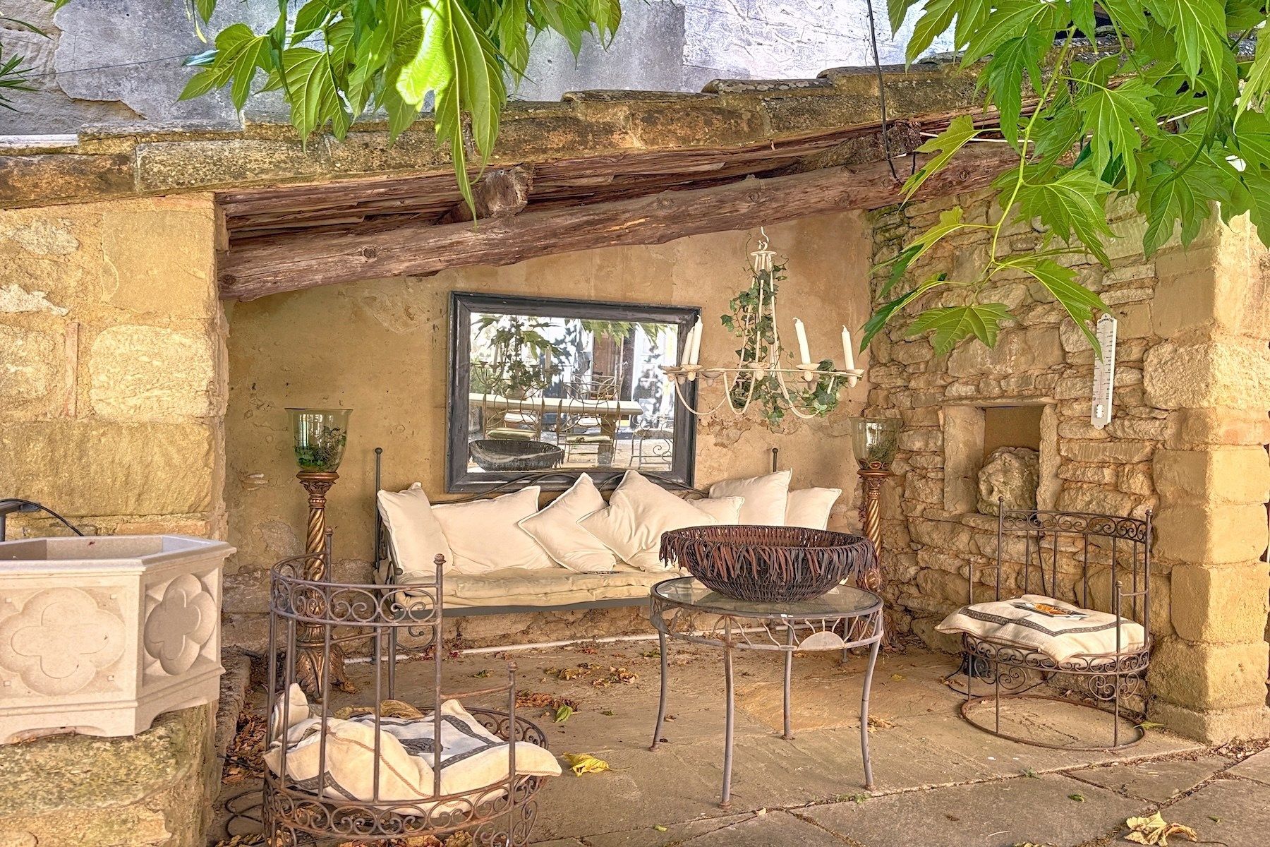 house 12 Rooms for sale on UZES (30700)