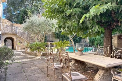 Vente Maison Uzès 12&nbsp;Pièces 330&nbsp;m²