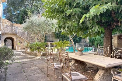 Vente Maison Uzès 12&nbsp;Pièces 330&nbsp;m²