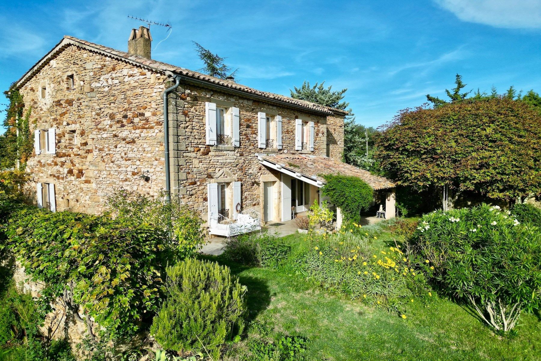 house 7 Rooms for sale on UZES (30700)