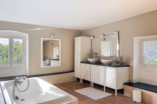 maison 7 Pièces en vente sur UZES (30700)