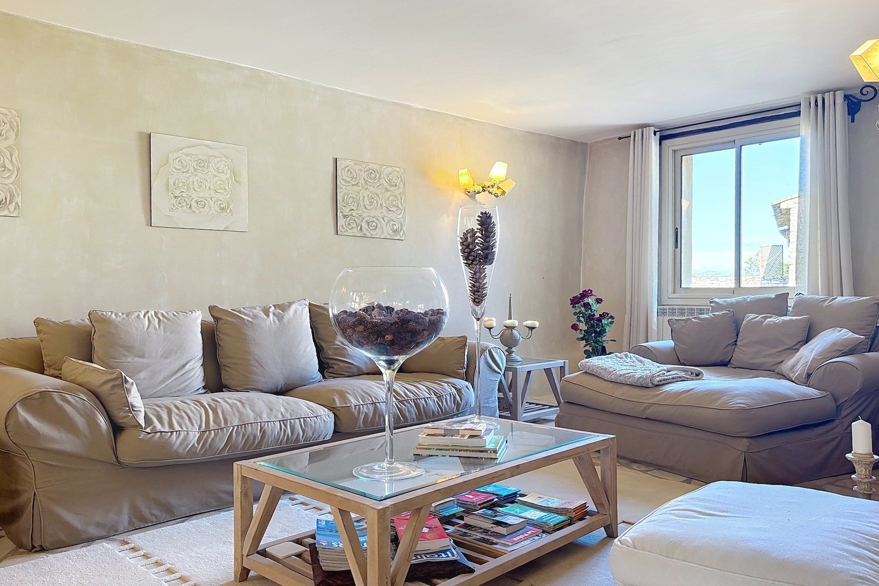 house 5 Rooms for sale on UZES (30700)